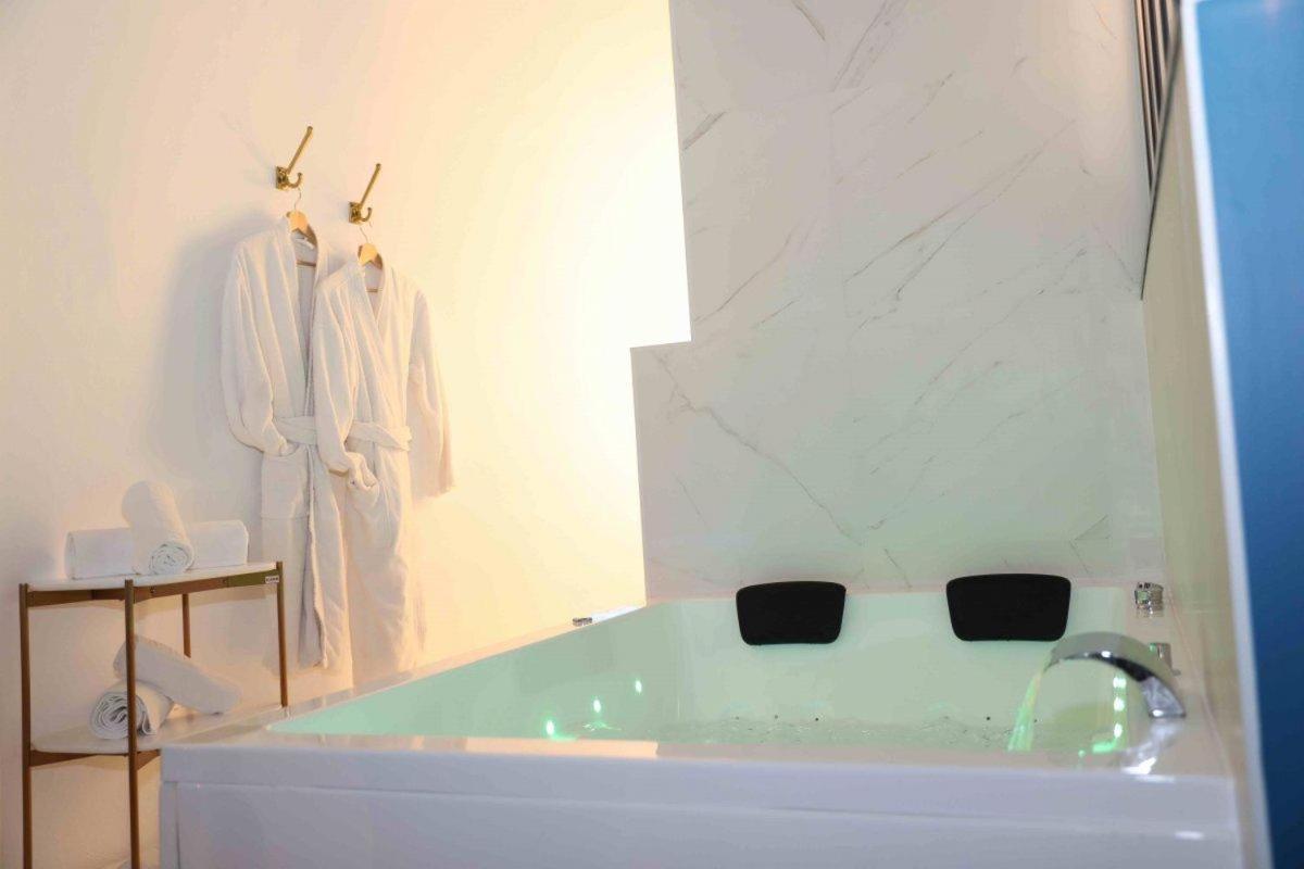 Hotel Rene Egger Trévoux Zewnętrze zdjęcie